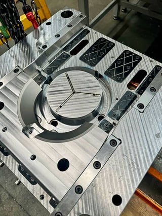 Injection mould tool